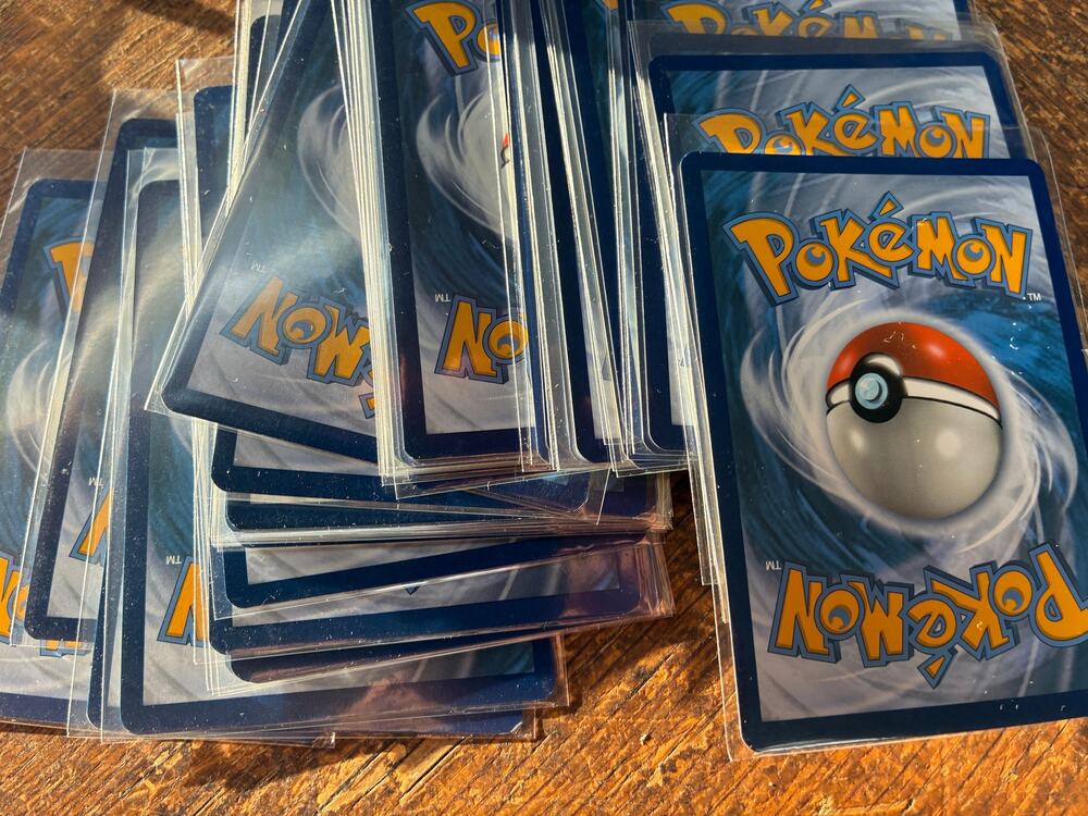 Pokemon: 2000 (Birth Year / Copyright) Radium Single Draw